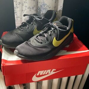 Nike Air Max Oketo